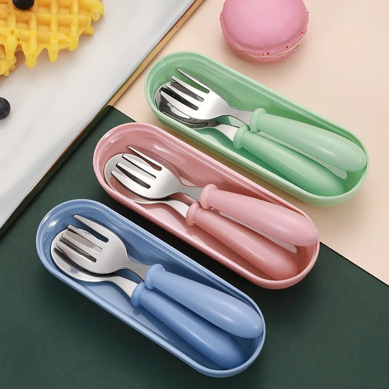 Set de cubiertos infantiles con estuche
