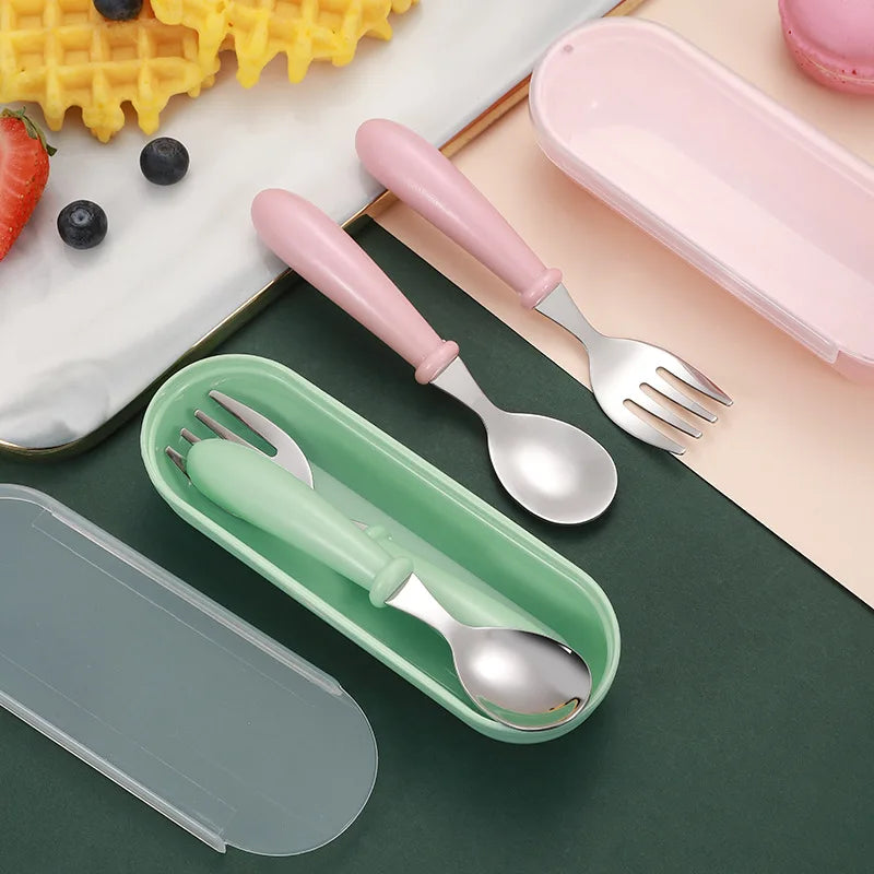 Set de cubiertos infantiles con estuche